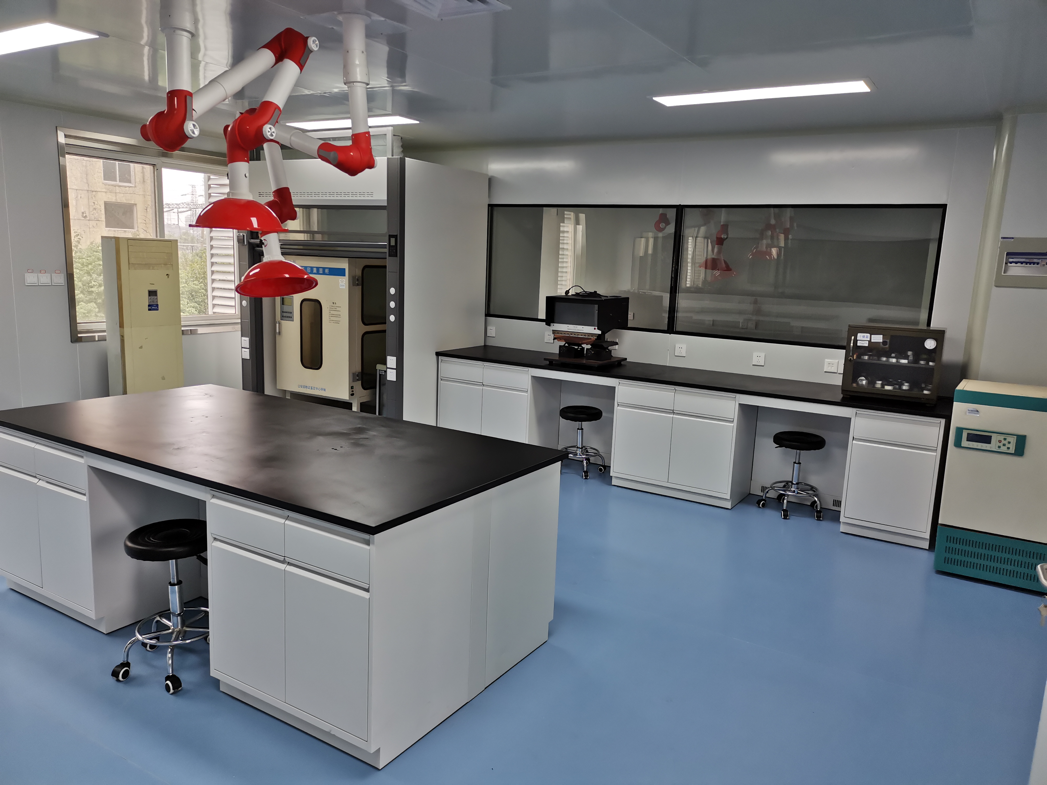 公安局刑偵實驗室項目施工現(xiàn)場照片}